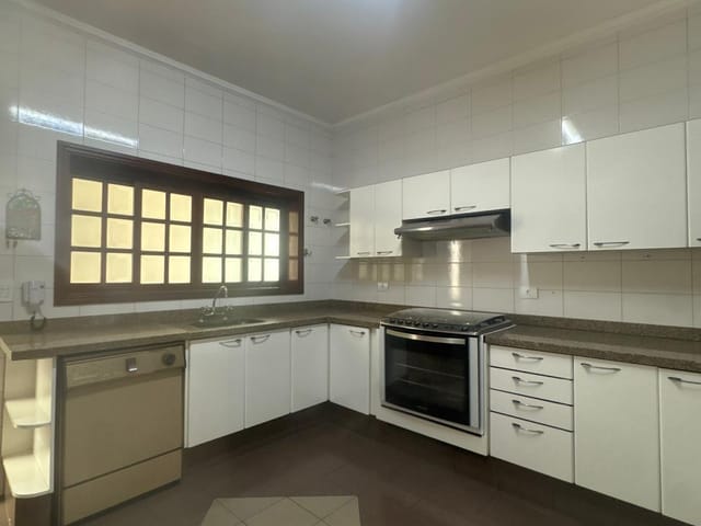 Casa 3 quartos e 1 banheiro, para alugar, no bairro Vila São Pedro em Americana