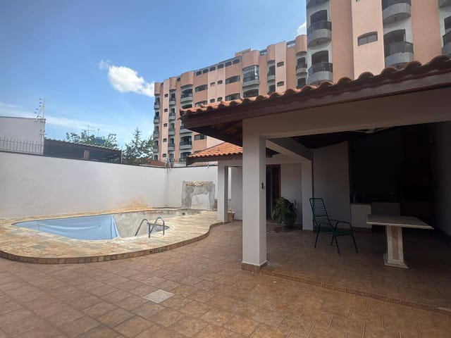 Casa 3 quartos e 1 banheiro, para alugar, no bairro Vila São Pedro em Americana