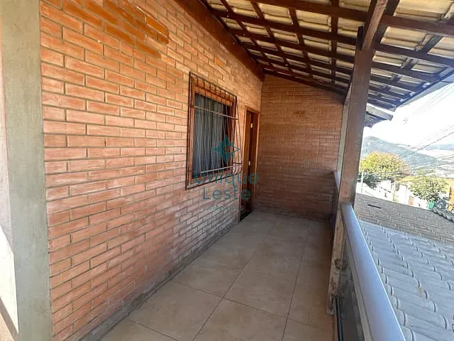 Casa 5 quartos e 2 banheiros, à venda, no bairro Jardim Vitória em Belo Horizonte