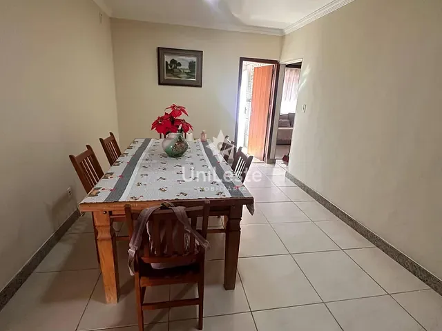 Casa 5 quartos e 2 banheiros, à venda, no bairro Jardim Vitória em Belo Horizonte
