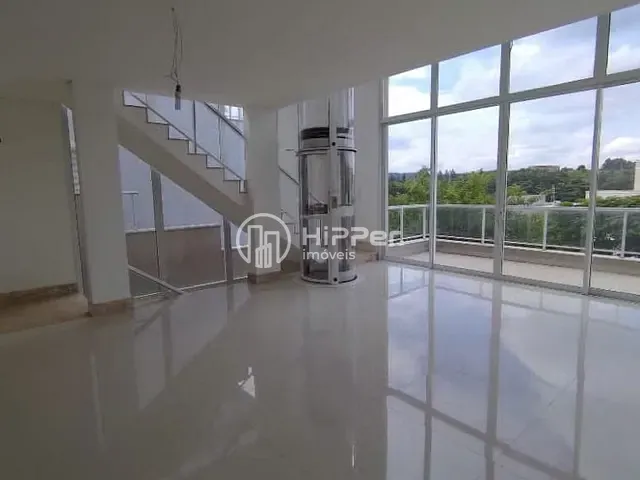 Casa com 470m² 4 quartos e 6 banheiros, à venda, no bairro Alphaville em Santana de Parnaíba