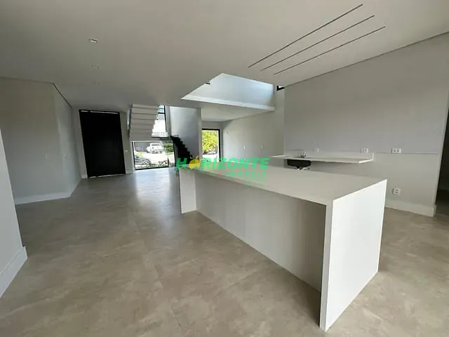 Casa com 600m² 5 quartos e 6 banheiros, à venda, no bairro Urbanova em São José dos Campos