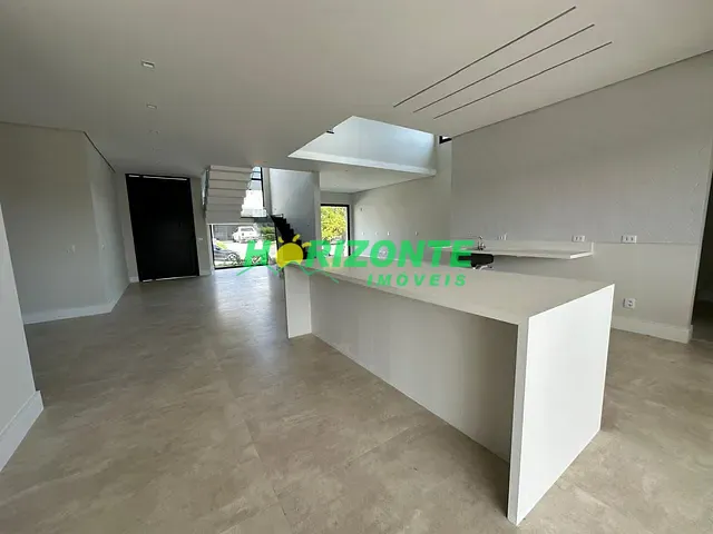 Casa com 600m² 5 quartos e 6 banheiros, à venda, no bairro Urbanova em São José dos Campos