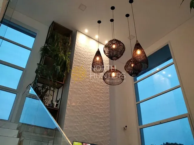 Casa com 420m² 4 quartos e 2 banheiros, à venda, no bairro São João do Rio Vermelho em Florianópolis