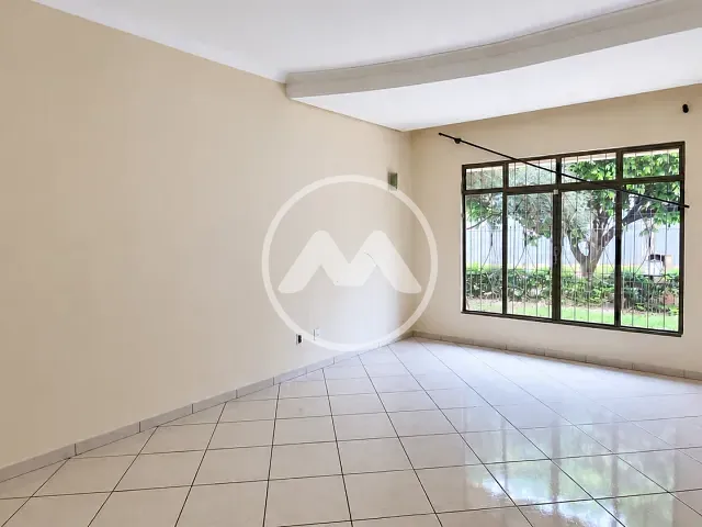 Casa 4 quartos e 2 banheiros, para alugar, no bairro Zona 02 em Cianorte