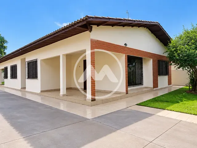 Casa 4 quartos e 2 banheiros, para alugar, no bairro Zona 02 em Cianorte
