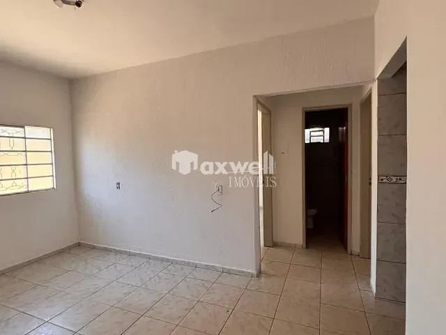 Casa 2 quartos e 1 banheiro, para alugar, no bairro Jardim Cristal em Aparecida de Goiânia