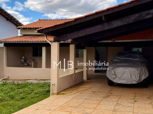 Casa com 200m² 2 quartos e 1 banheiro, à venda, no bairro Colinas da Serra em Lavras