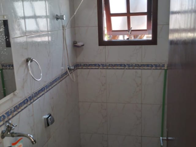 Casa com 320m² 2 quartos e 3 banheiros, à venda, no bairro Loteamento Residencial Andrade em Pindamonhangaba
