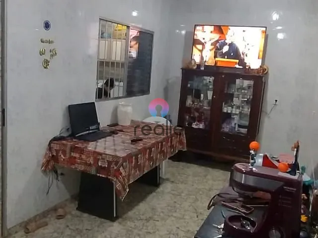 Casa com 185m² 3 quartos e 2 banheiros, à venda, no bairro Maria Antonieta Mello Azevedo (São Benedito) em Santa Luzia