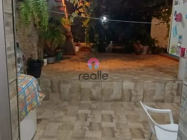 Casa com 185m² 3 quartos e 2 banheiros, à venda, no bairro Maria Antonieta Mello Azevedo (São Benedito) em Santa Luzia