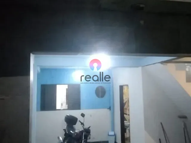 Casa com 185m² 3 quartos e 2 banheiros, à venda, no bairro Maria Antonieta Mello Azevedo (São Benedito) em Santa Luzia