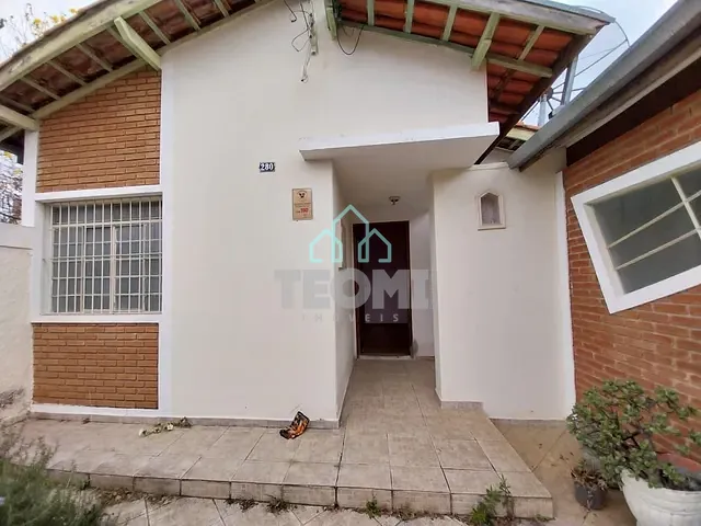 Casa com 341m² 5 quartos e 2 banheiros, à venda, no bairro Vila Jaboticabeira em Taubaté