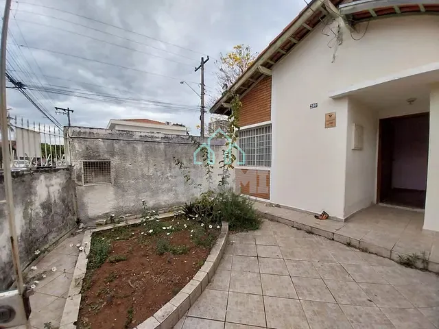 Casa com 341m² 5 quartos e 2 banheiros, à venda, no bairro Vila Jaboticabeira em Taubaté