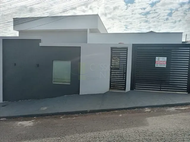 Casa com 138m² 3 quartos e 2 banheiros, à venda, no bairro Residencial Interlagos em Apucarana