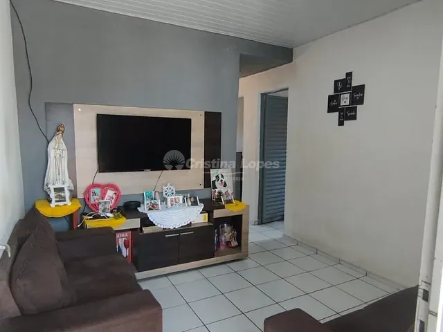 Casa com 300m² 2 quartos e 2 banheiros, à venda, no bairro Torquato Neto IV em Teresina