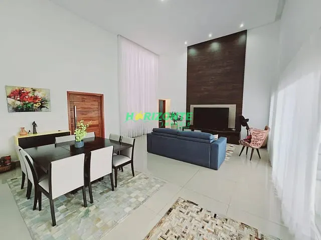 Casa com 249m² 3 quartos e 4 banheiros, à venda, no bairro Urbanova em São José dos Campos