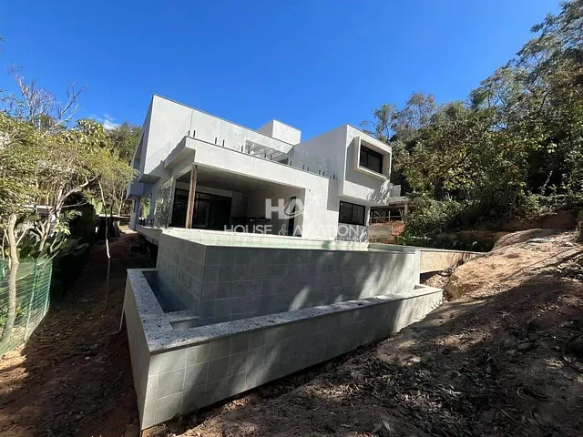Casa com 900m² 4 quartos e 7 banheiros, à venda, no bairro Quintas do Sol em Nova Lima