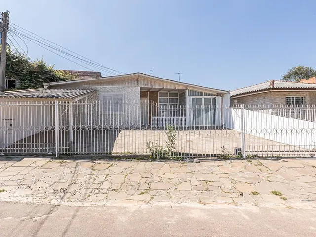 Casa com 420m² 3 quartos e 2 banheiros, à venda, no bairro Seminário em Curitiba