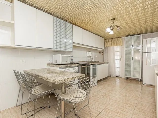Casa com 420m² 3 quartos e 2 banheiros, à venda, no bairro Seminário em Curitiba