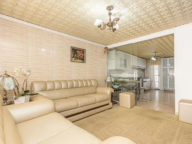 Casa com 420m² 3 quartos e 2 banheiros, à venda, no bairro Seminário em Curitiba