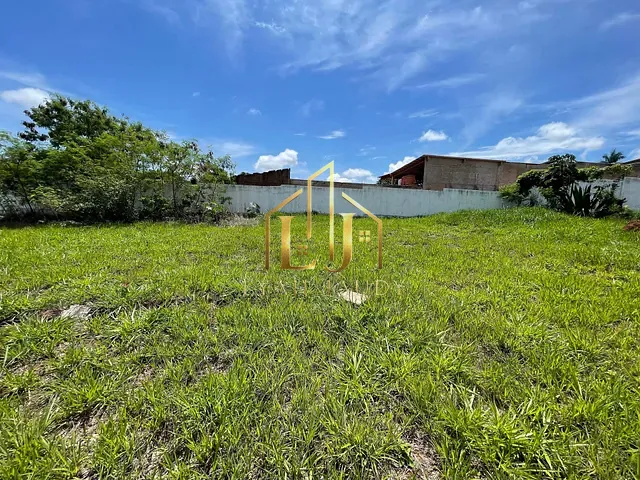 Casa com 1400m² 6 quartos e 9 banheiros, à venda, no bairro Centro em Chapada dos Guimarães
