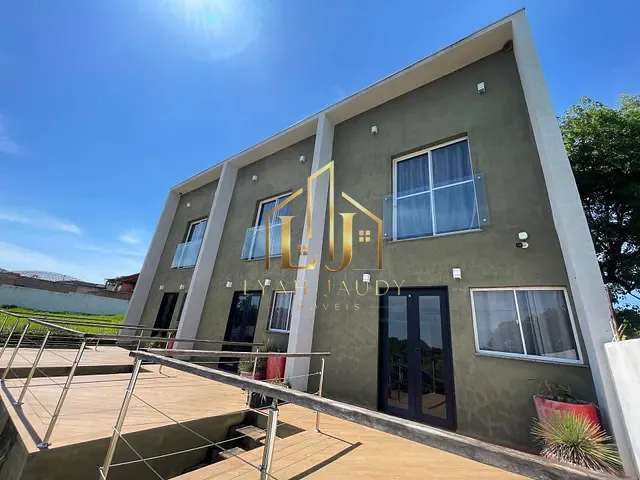 Casa com 1400m² 6 quartos e 9 banheiros, à venda, no bairro Centro em Chapada dos Guimarães