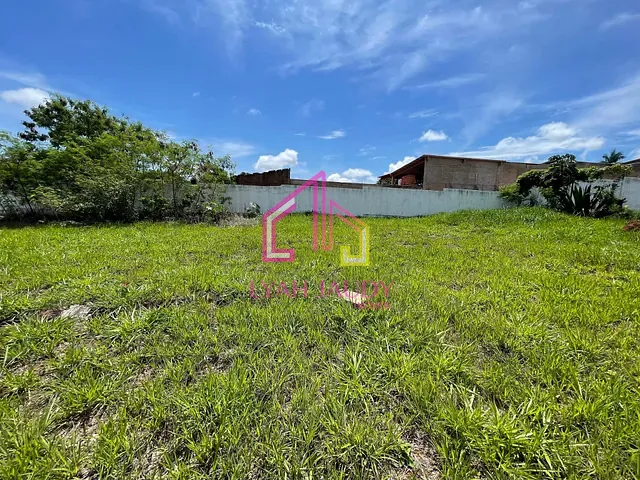 Casa com 1400m² 6 quartos e 9 banheiros, à venda, no bairro Centro em Chapada dos Guimarães