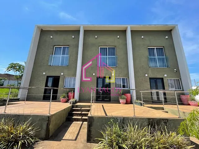 Casa com 1400m² 6 quartos e 9 banheiros, à venda, no bairro Centro em Chapada dos Guimarães