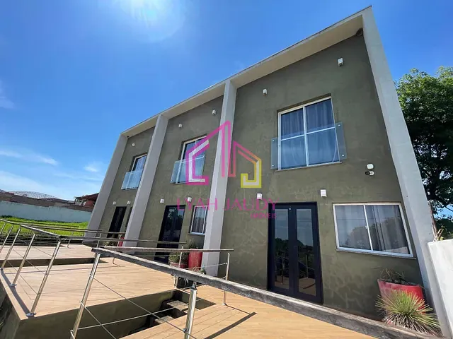 Casa com 1400m² 6 quartos e 9 banheiros, à venda, no bairro Centro em Chapada dos Guimarães
