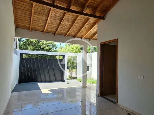 Casa 3 quartos e 2 banheiros, para alugar, no bairro Residencial Nova Itália II em Cianorte