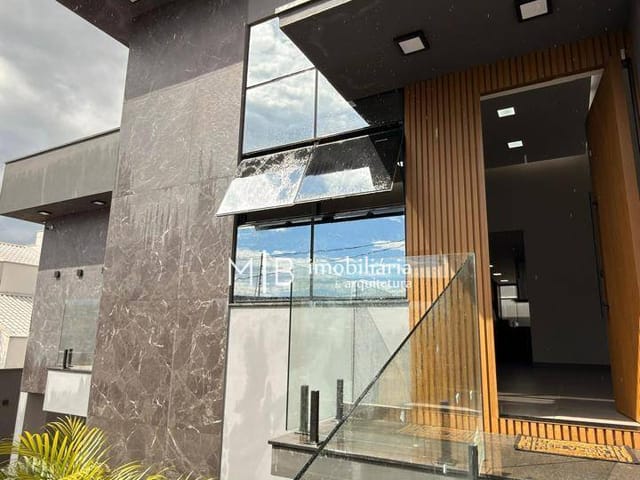 Casa 3 quartos e 3 banheiros, à venda, no bairro Residencial Sant'ana I em Lavras