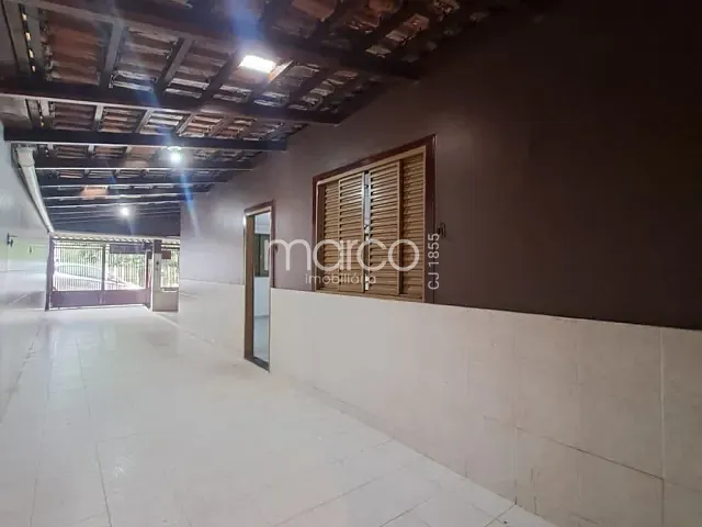 Casa com 209m² 3 quartos e 3 banheiros, à venda, no bairro Parque das Laranjeiras em Goiânia