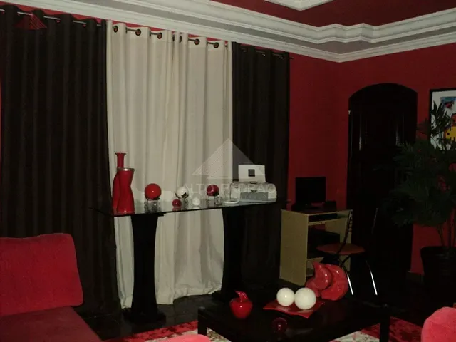 Casa com 300m² 6 quartos e 7 banheiros, à venda, no bairro Vila Flórida em Mauá
