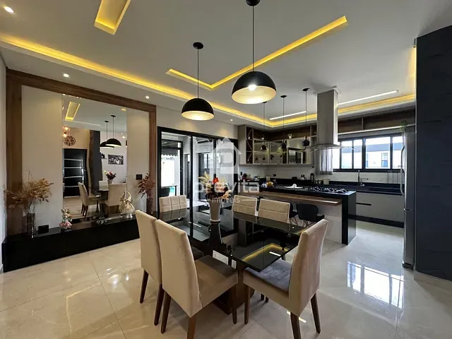 Casa com 357m² 3 quartos e 3 banheiros, à venda, no bairro Piracangaguá em Taubaté