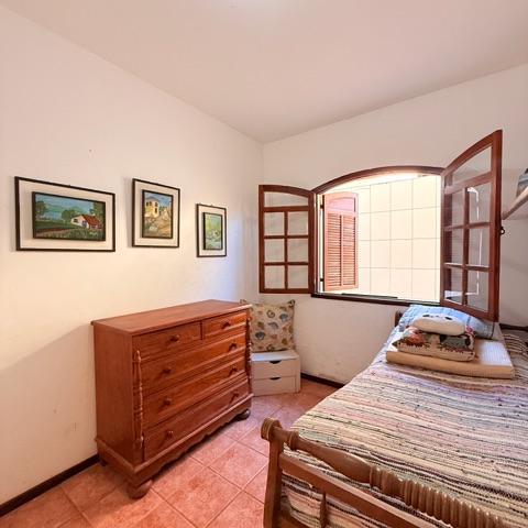 Casa 4 quartos e 3 banheiros, à venda ou para alugar, no bairro Peró em Cabo Frio