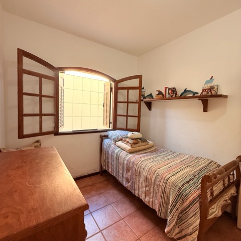 Casa 4 quartos e 3 banheiros, à venda ou para alugar, no bairro Peró em Cabo Frio