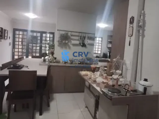 Casa com 180m² 3 quartos e 3 banheiros, à venda, no bairro Santa Mônica em Londrina