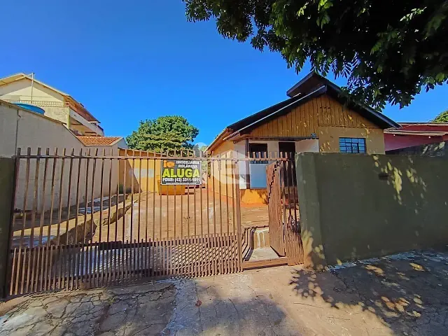 Casa 3 quartos e 1 banheiro, para alugar, no bairro Vila Oliveira em Rolândia
