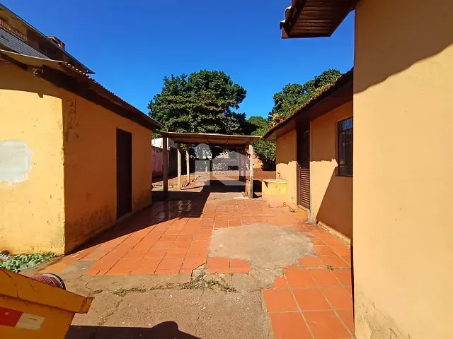Casa 3 quartos e 1 banheiro, para alugar, no bairro Vila Oliveira em Rolândia