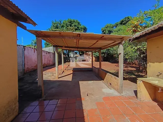 Casa 3 quartos e 1 banheiro, para alugar, no bairro Vila Oliveira em Rolândia