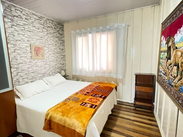 Casa com 300m² 3 quartos e 1 banheiro, à venda, no bairro Centro em Balneário Camboriú