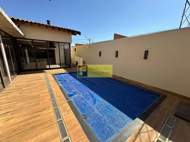 Casa com 300m² 3 quartos e 2 banheiros, à venda, no bairro Residencial Regissol II em Mirassol