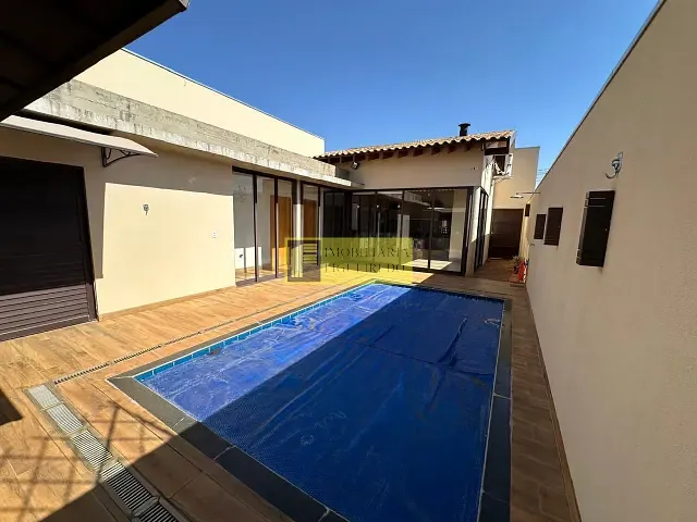 Casa com 300m² 3 quartos e 2 banheiros, à venda, no bairro Residencial Regissol II em Mirassol