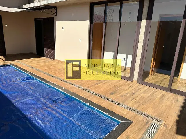 Casa com 300m² 3 quartos e 2 banheiros, à venda, no bairro Residencial Regissol II em Mirassol