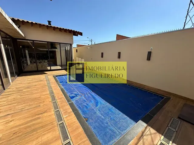 Casa com 300m² 3 quartos e 2 banheiros, à venda, no bairro Residencial Regissol II em Mirassol