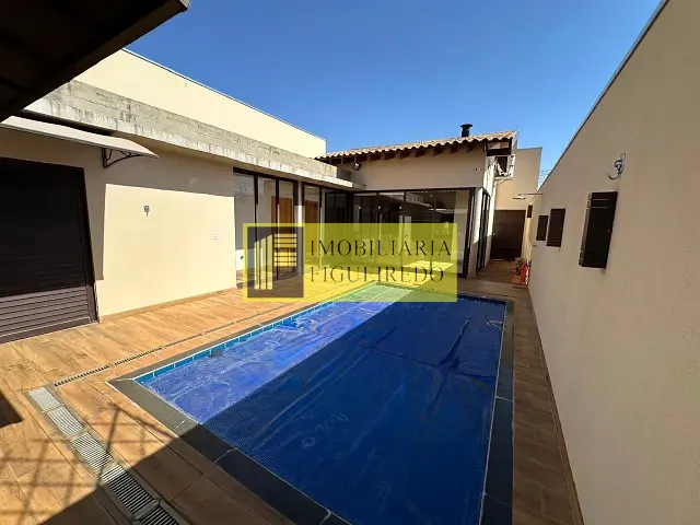 Casa com 300m² 3 quartos e 2 banheiros, à venda, no bairro Residencial Regissol II em Mirassol