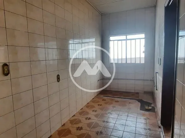 Casa 3 quartos e 2 banheiros, para alugar, no bairro Zona 02 em Cianorte