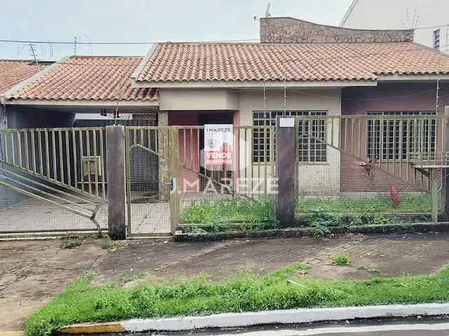Casa com 300m² 3 quartos e 3 banheiros, à venda, no bairro Centro em Apucarana