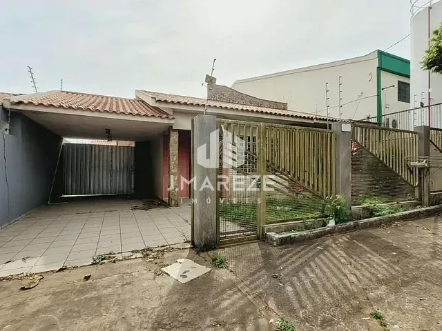 Casa com 300m² 3 quartos e 3 banheiros, à venda, no bairro Centro em Apucarana